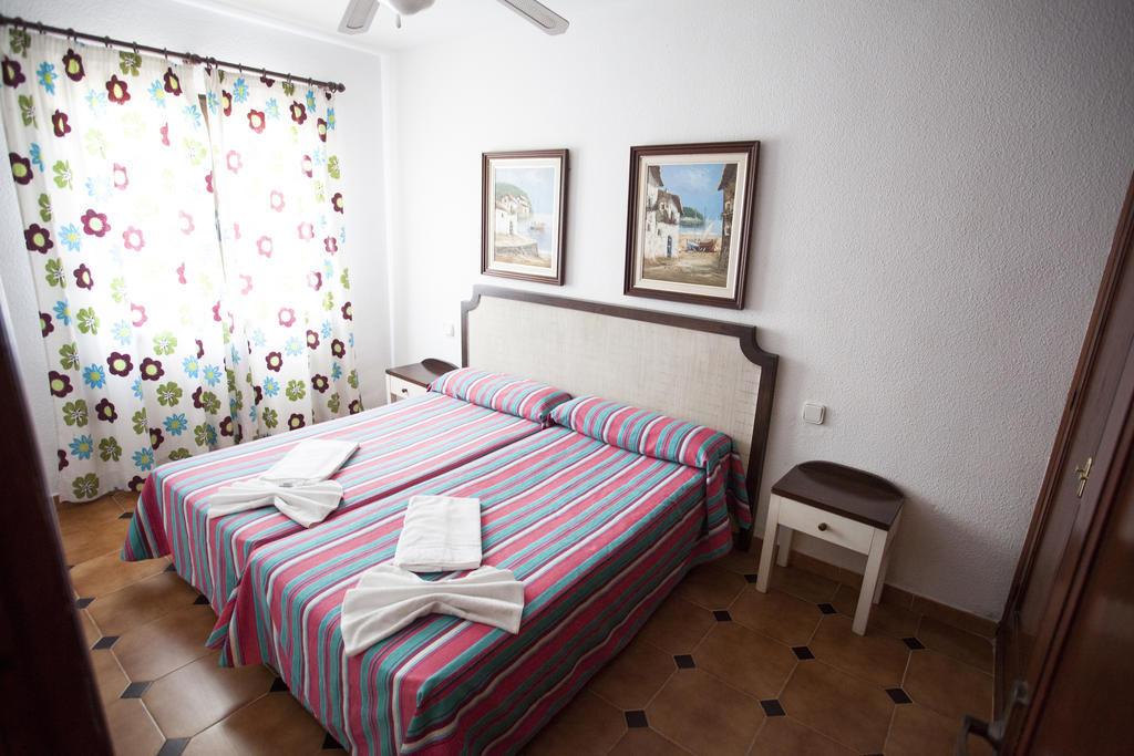 Hotel Bahia Park Cala En Porter  Zewnętrze zdjęcie