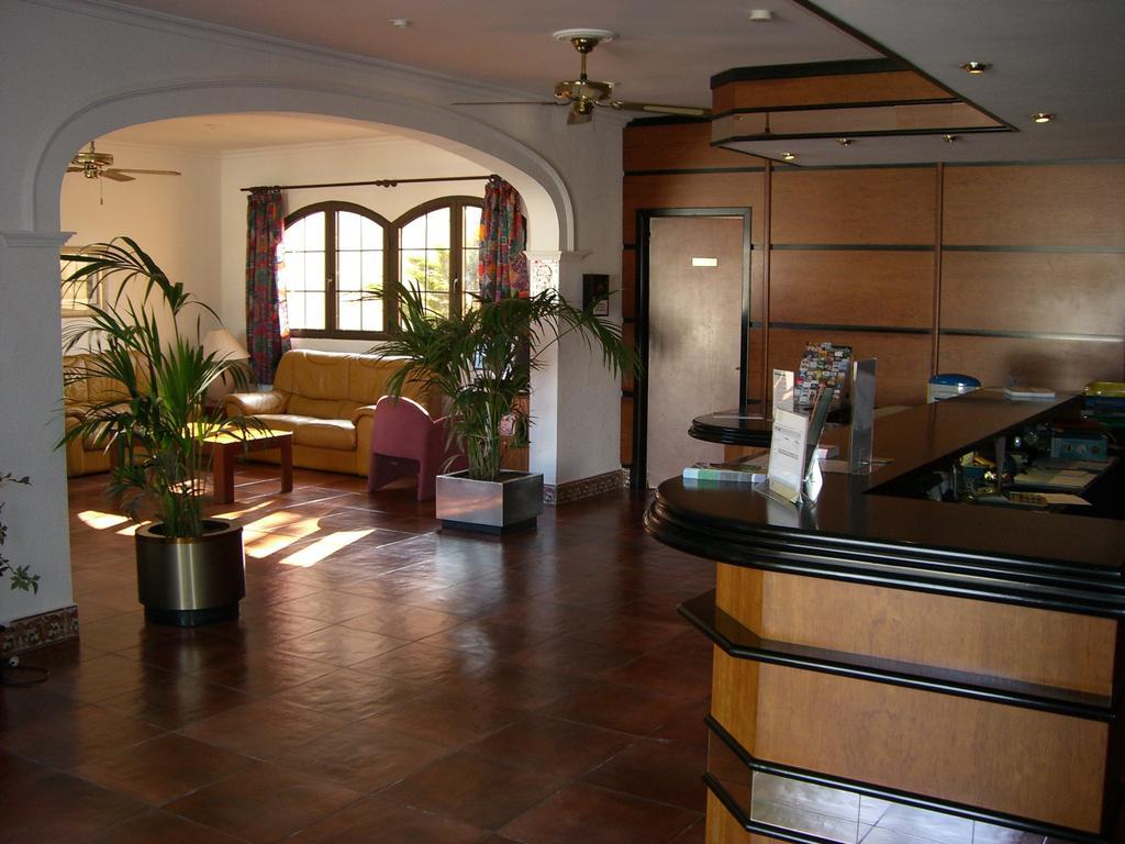 Hotel Bahia Park Cala En Porter  Wnętrze zdjęcie